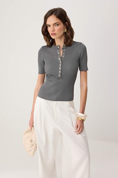 Συλλογή Trendyol Καλοκαιρινή πλεκτή μπλούζα από κοτλέ με λεπτομέρειες από ανθ...