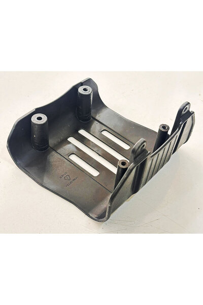 Ferrino 555Y Motorlu Yan Tip Tırpan Benzin Deposu Alt Muhafaza Koruma