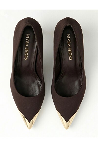 ELEVAM Γυναικεία παπούτσια στιλέτο με μυτερή μύτη και χρυσή λεπτομέρεια στο τ...