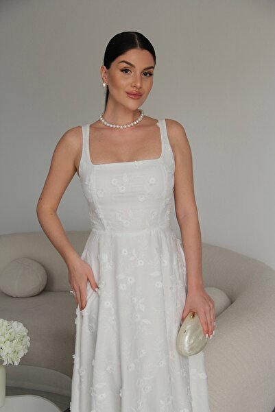 Julidress Λινό φόρεμα premium σχεδιασμού με λευκό κέντημα και τρισδιάστατα λο...