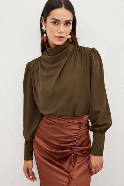 Sateen Μπλούζα με λεπτομέρεια ντραπέ - Καφέ