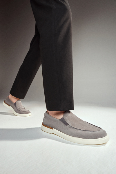 Derimod حذاء كاجوال رجالي من الجلد الطبيعي باللون الرمادي من جلد الغزال حذاء ...