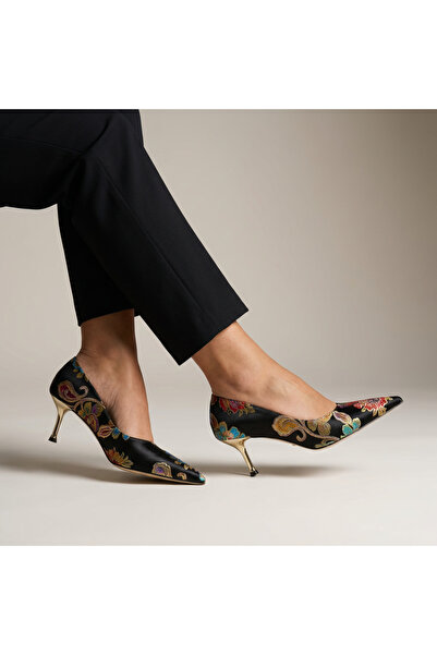 Letafia Παπούτσια με κοντό τακούνι με κλειστή πλάτη με έθνικ σχέδιο Valley