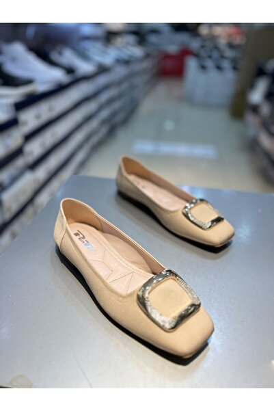 Hacıoğlu Ayakkabı Γυναικείες φλατ μπαλαρίνες με αγκράφα Punto