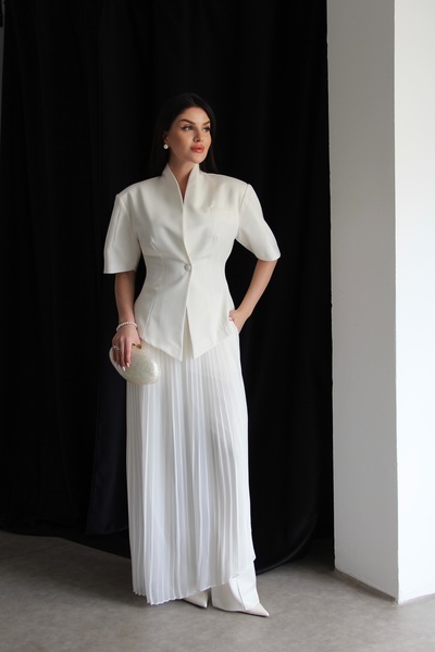 Julidress Σχεδιαστικό σετ με μονόκουμπο σακάκι και παντελόνι με αποσπώμενη πλ...