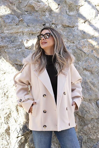 bytugcekaya Κρεμ Στάνταρ Μέγεθος Μπουφάν με γούνινο γιακά με λεπτομέρεια από ...