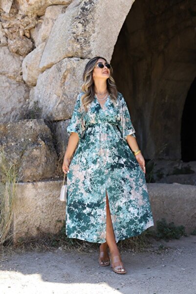 bytugcekaya Φόρεμα με πράσινο σχιστό σπρέι - μανίκι νυχτερίδας
