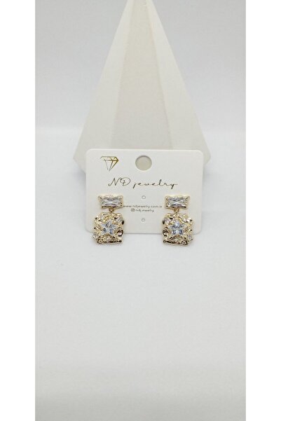 ndjewelry أقراط ذهبية اللون بتفاصيل نجمة