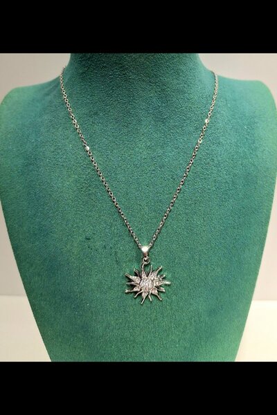 Monalisa Home Luxurious Figured Shiny Anti-Tarnish Steel Necklace