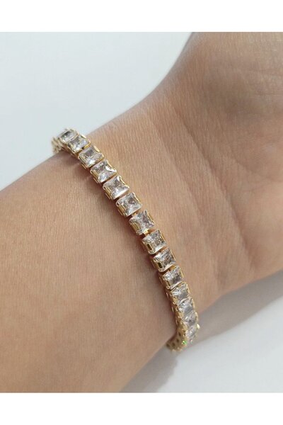 Monalisa Home Luxury Gold Bracelet with Showy Figure