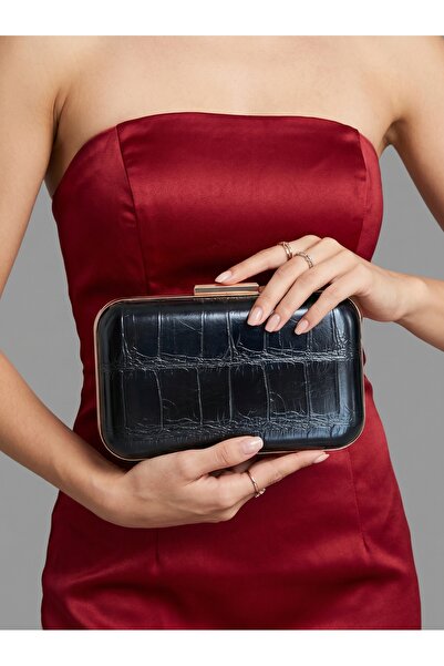 Biçanta Μαύρο χρώμα με χρυσή λεπτομέρεια και χοντρό σχέδιο κροκόδειλου Γυναικ...
