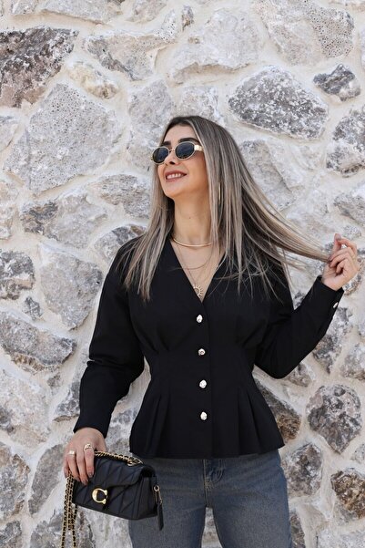 bytugcekaya Μαύρο πουκάμισο με χρυσά κουμπιά και πλισέ σχέδιο