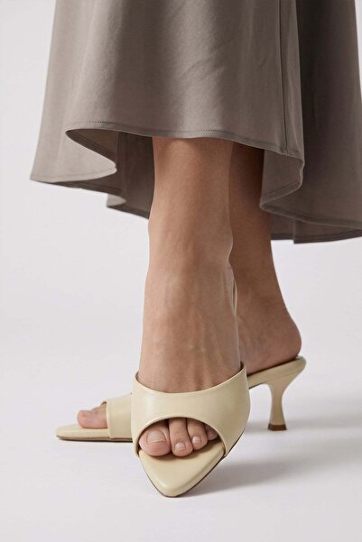 Modezya Γυναικείες παντόφλες με τακούνι Morgana ανοιχτό κίτρινο ματ με μονό λ...