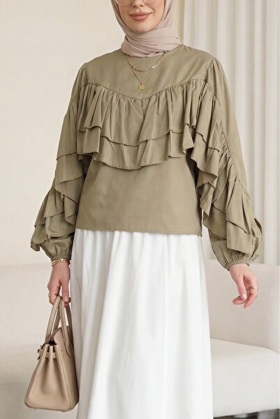 Modamorfo Еластична блуза с волани на ръкавите - норка