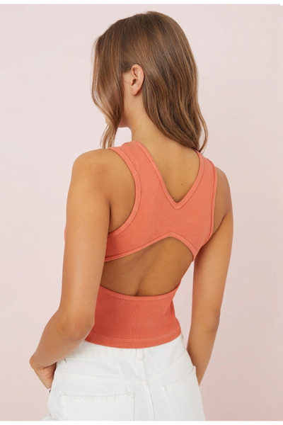 NEW JOURNAL Γυναικεία μπλούζα καμιζόλα με ανοιχτή πλάτη σε χρώμα αμύγδαλο APP...