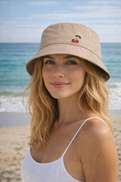 Modex Καπέλο τύπου bucket με λεπτομέρεια καρφίτσας σε σχήμα κερασιού σε καφέ ...