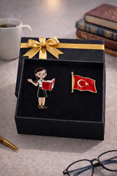 PULİNİN DÜKKANI Öğretmen Hediye Seti – Öğretmen Rozeti & Türk Bayrağı Broş