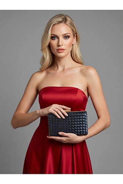 Biçanta Μαύρο Χρώμα με Χρυσή Λεπτομέρεια Χειροποίητη Δερμάτινη Τσάντα Ειδικής...