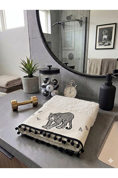 Ahşap Evi %100 Pamuk Leopar Figürü Nakışlı El Ve Yüz Havlusu Şık Lisanslı Tas...