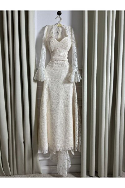 Model Leyna Charming Bridal Wedding Dress Luxury Lace