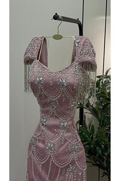 molan fashion 🌸 فستان سهرة فاخر بتطريز كريستالي – أناقة كلاسيكية بلمسة ملكية 🌸