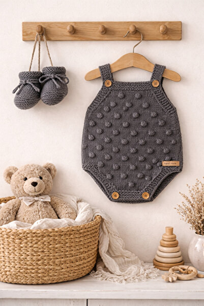 Handmade طقم أطفال مكون من قطعتين محبوك يدويًا، جوارب طويلة، 100% قطن