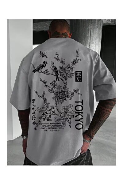 EYAX MODA T-SHIRT ΥΠΕΡΜΕΓΕΘΕΣ ΜΕ ΣΤΑΜΠΑ ΤΟΚΙΟ ΦΛΟΡΣ ΣΤΟ ΠΙΣΩ ΜΕΡΟΣ ΤΗΣ ΠΟΥΣΤΑΣ