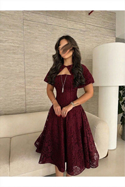 DVNA فستان ميدي كلوش دانتيل عودي بجاكيت