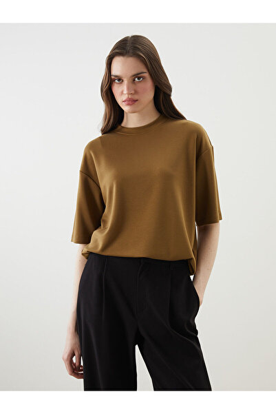 LC Waikiki Nevavm Women's T-Shirt with Oval Collar and Difference