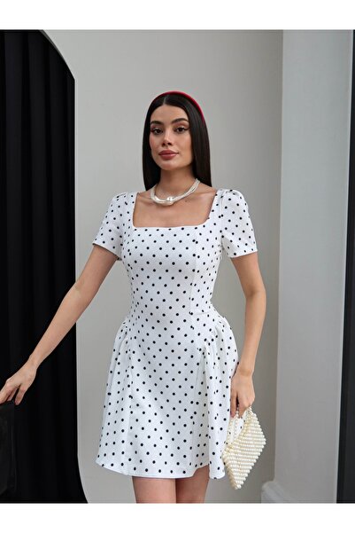 ESRAHELVACI Μίνι φόρεμα με τετράγωνο γιακά και πουά