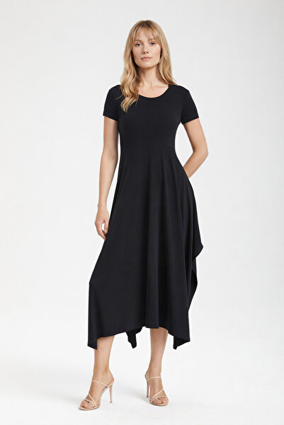 By Yaren Yazıcı Γυναικείο μαύρο φόρεμα με χαλαρή εφαρμογή, στρογγυλή λαιμόκοψ...