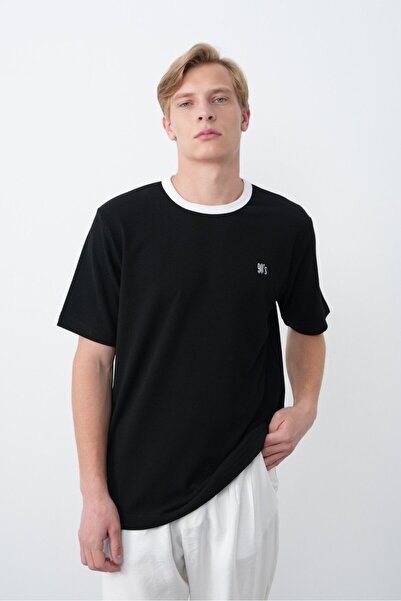 BASEL.CO Unisex Textured 90's T-Shirt