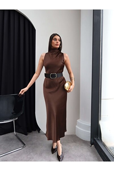 ESRAHELVACI Φόρεμα από σατέν με ζώνη και μηδενικά μανίκια