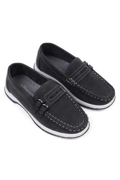 Pine kids حذاء رسمي بدون رباط مع إكسسوارات مشبكية - أسود