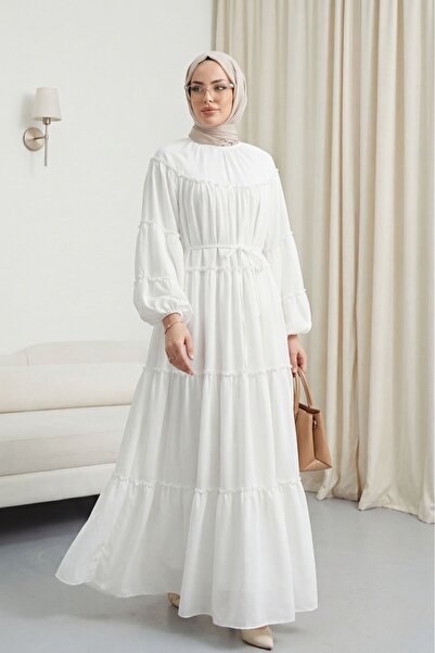 HİJABAYA Φόρεμα με ελαστικό μανίκι, δέσιμο στη μέση και λεπτομέρεια με βολάν