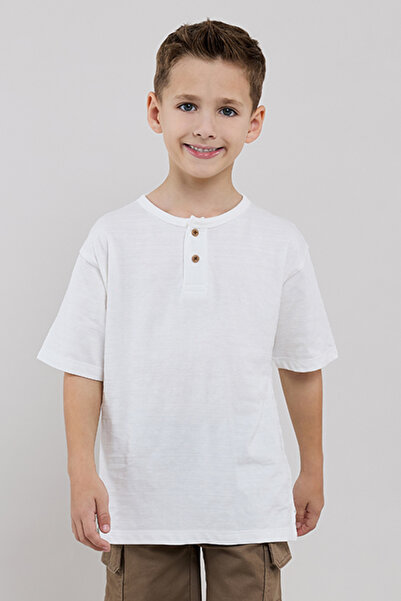 R&B Solid T-Shirt with Henley Neck and Short Sleeves