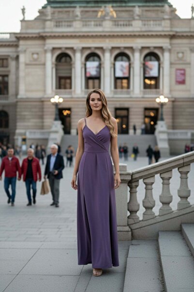 Mossta Εισαγόμενο φόρεμα από κρεπ με λεπτές τιράντες, διπλό στήθος και σχισμή...