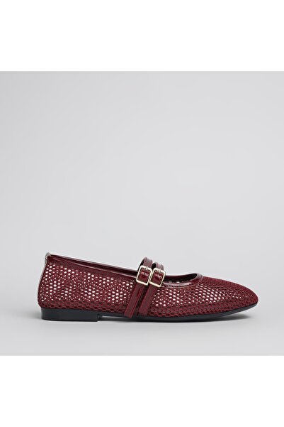 SHOELUKS حذاء باليه نسائي باللون الأحمر الداكن من فيل