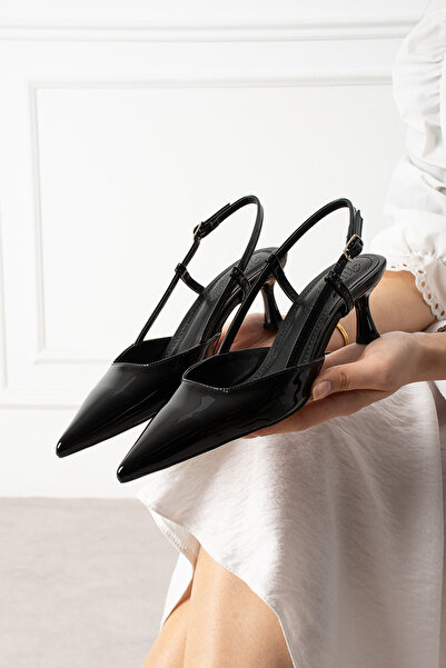 Mio Styllo Katalyna Rugan Ve Toka Detaylı Sivri Burun Kadın Topuklu Ayakkabı