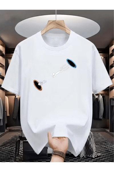 LAVİTTA تيشرت "البوابة الرقمية" بتصميم جرافيكي مستوحى من ألعاب الفيديو يجسد ف...