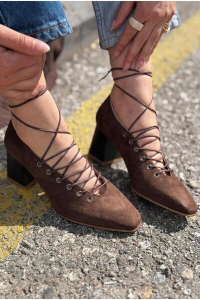 I Love Shoes حذاء تيمورا بكعب عالٍ من جلد الغزال البني الفاتح