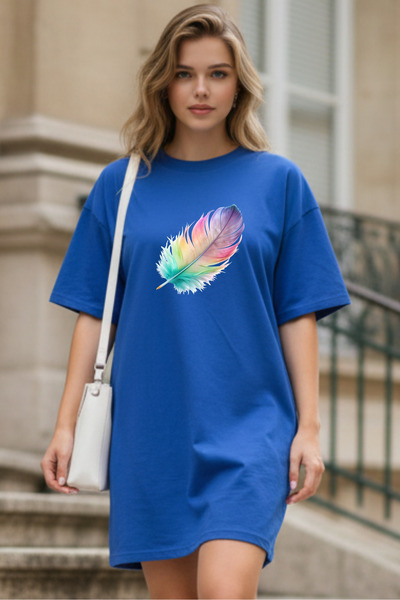 Pink Sky Elbisee Red Oversize Women's T-Shirt Dress – Colorful Feather Pattern
