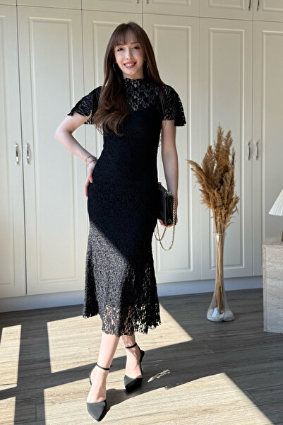 Dilay Gökoğlu Butik Κομψό μίντι φόρεμα με δαντελωτά μανίκια και ψηλό λαιμό
