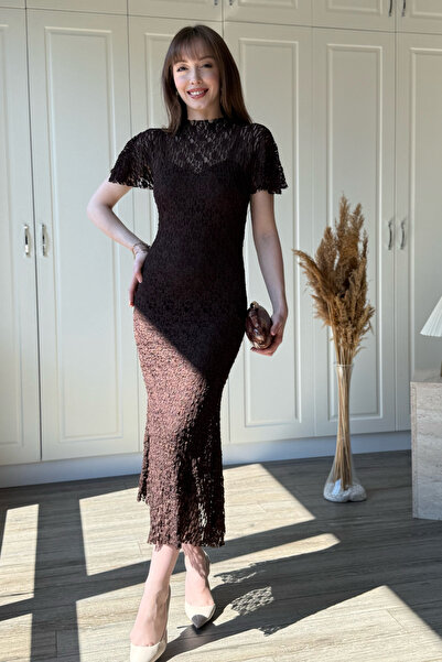 Dilay Gökoğlu Butik Κομψό καφέ φόρεμα με δαντελωτά μανίκια και βολάν στον γιακά