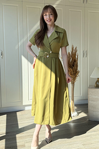 Dilay Gökoğlu Butik Πράσινο φόρεμα μίντι με χρυσή ζώνη και γιακά πουκάμισου