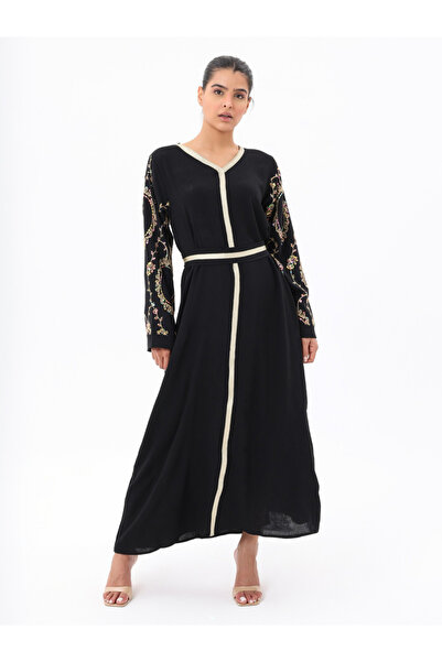 Elena by DStyle جلابية سوداء مطرزة الأكمام بياقة على شكل V