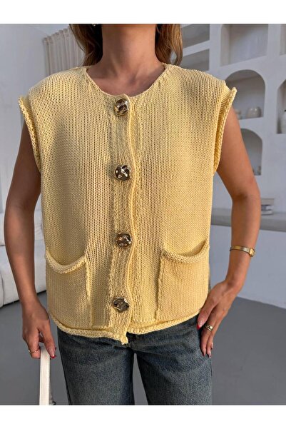 Flarsky Women's Large Button Detailed Pocketed Knitwear Vest