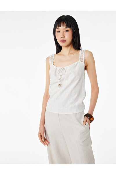 Koton Λινή μπλούζα με λεπτομέρεια από δαντέλα και λουράκια, από μείγμα λινών ...