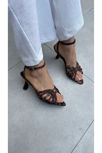 Elvinin Tarzı Leusa Leopar Rugan Sivri Burun Topuklu Ayakkabı