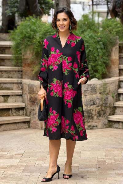 Nevin Kaya Moda Φόρεμα Robadan με πλισέ μαύρο τριαντάφυλλο Φούσια
